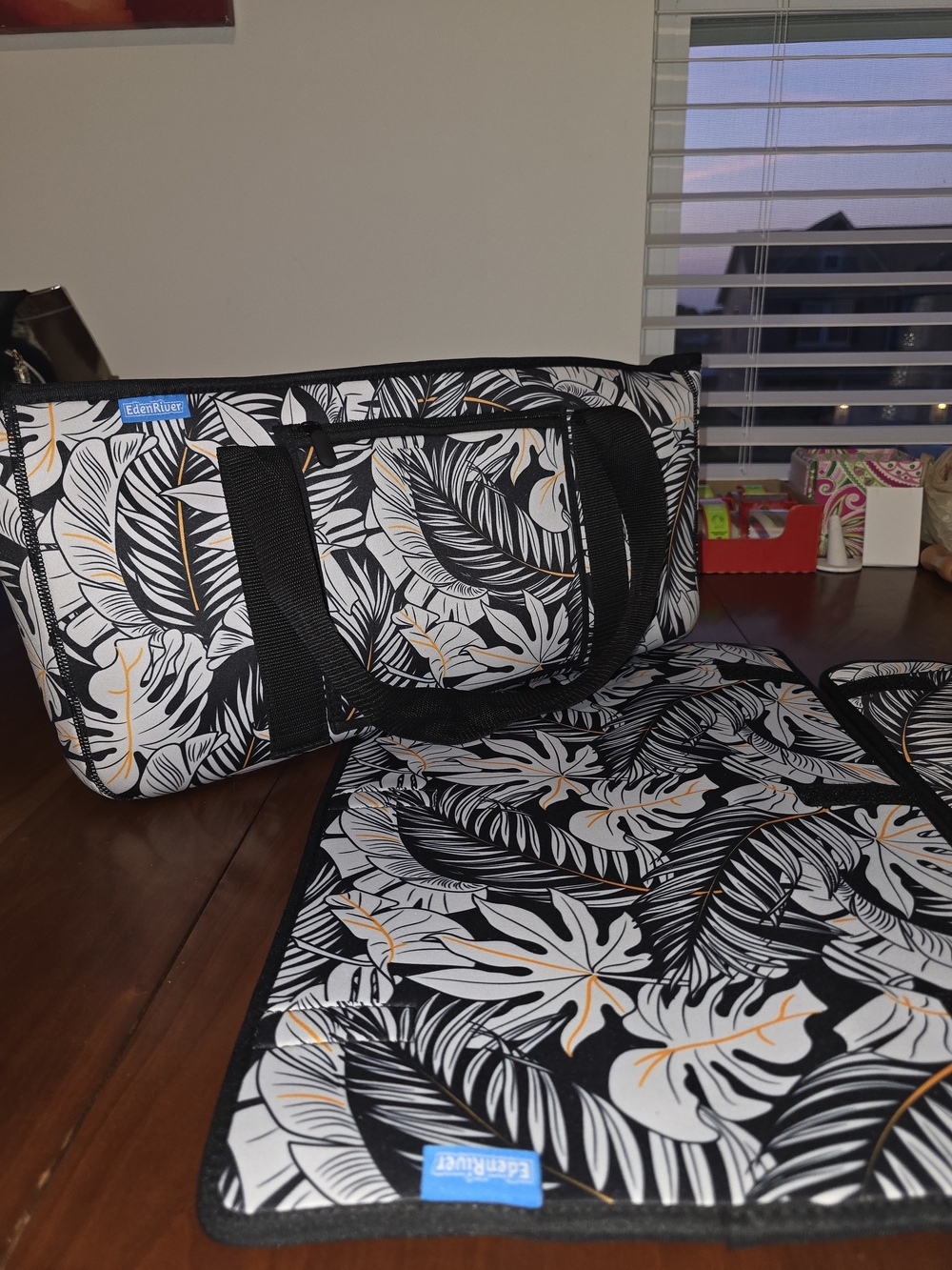 EdenRiver Tropical Leaf Print Tote Bag in Black & White, American Mahjong Bag - Picture 2 of 16